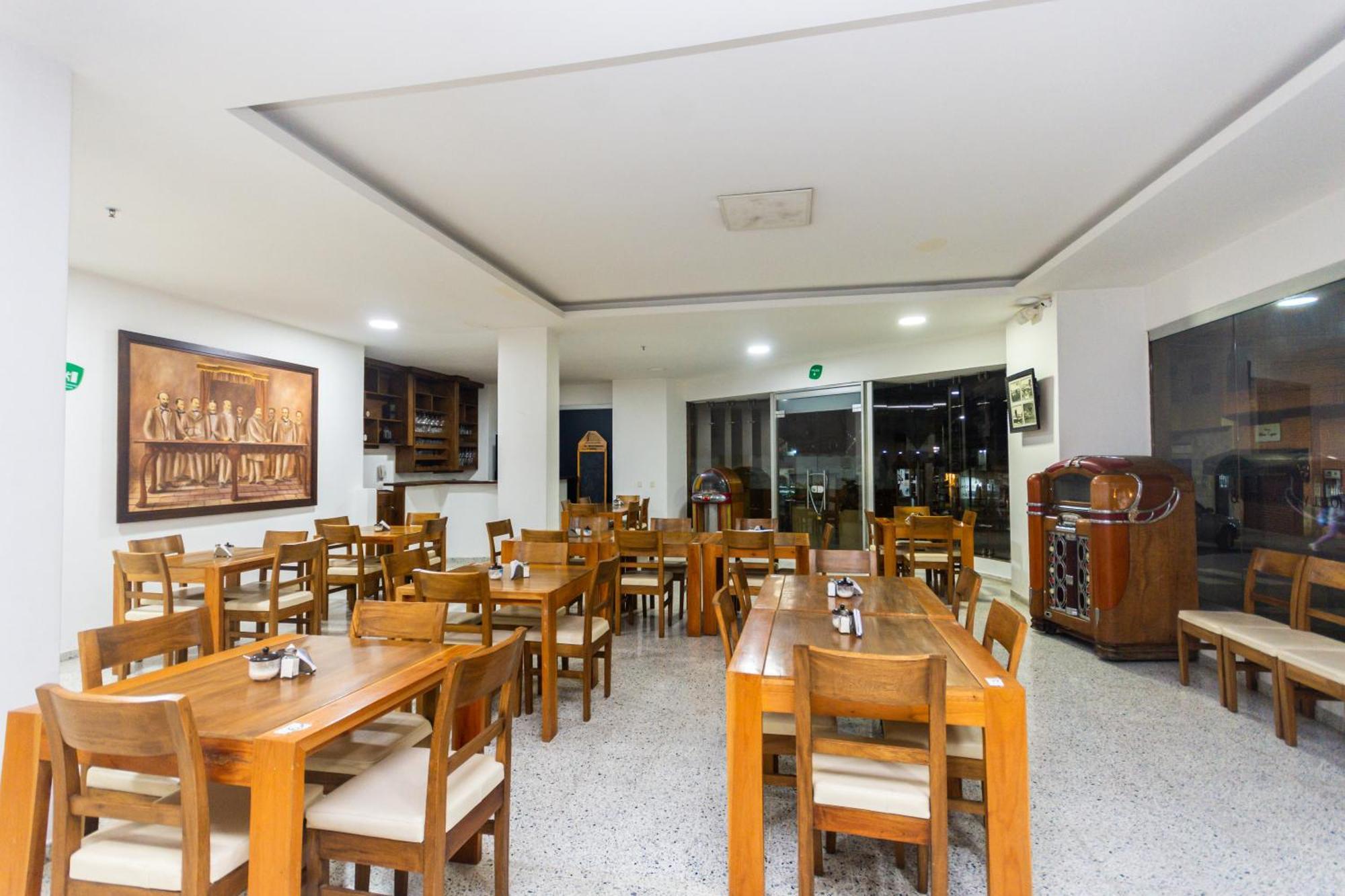 Hotel Bicentenario リオネグロ エクステリア 写真