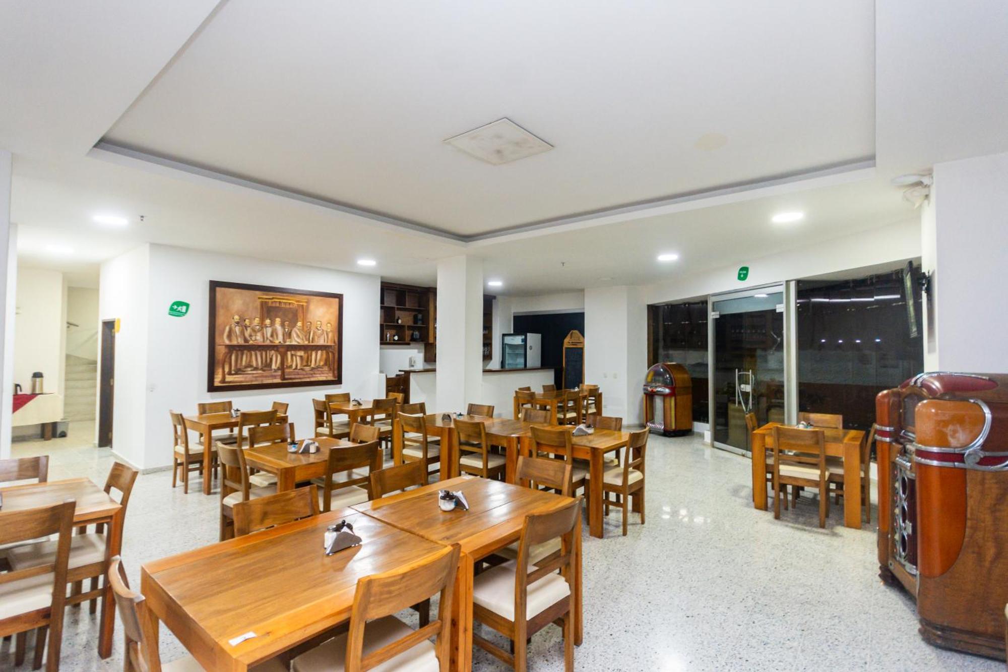 Hotel Bicentenario リオネグロ エクステリア 写真